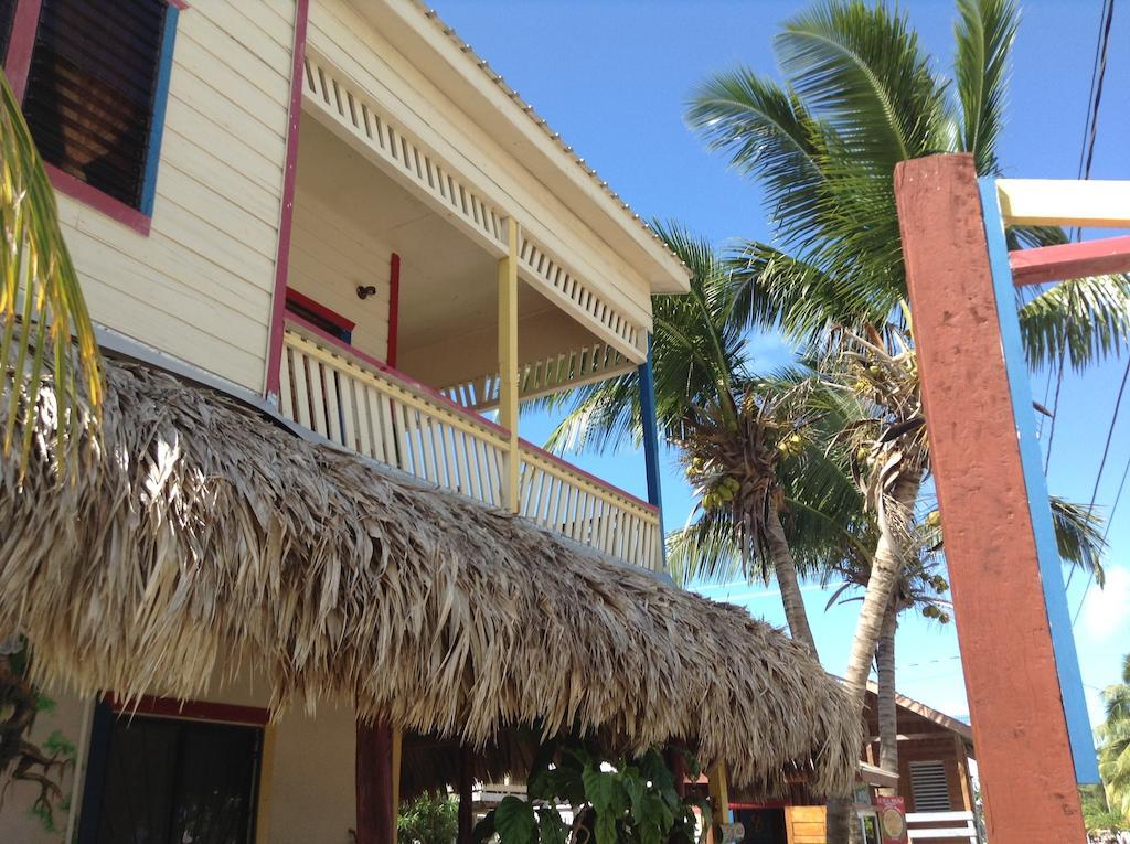 De Real Macaw Hotel Caye Corker Bagian luar foto